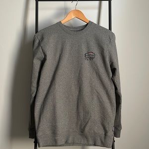 Patagonia Crewneck- Mens Medium- Gray (Buffalo/Patagonia Embroidery)